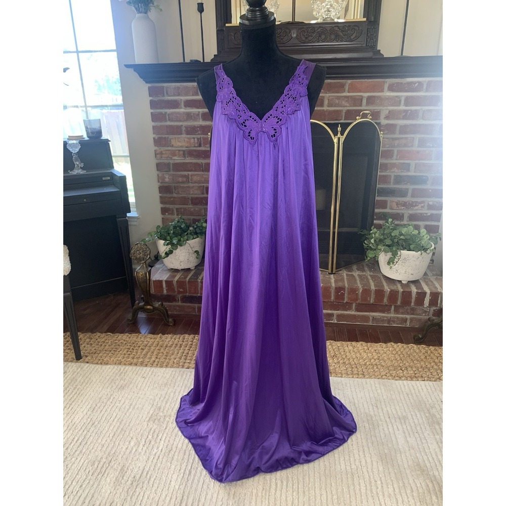Vintage‎ Vanity Fair Full Sweep Olga Style Nightgown Dress Purple Size L